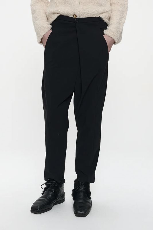 Klaus, Jane Lushka sin kuleste bukse med sagg , i teknisk kvaliltet